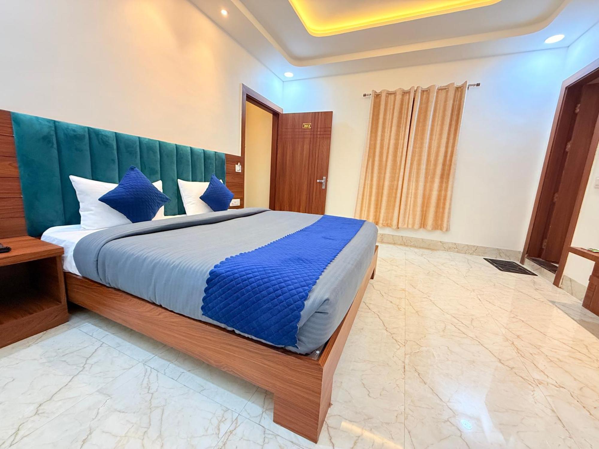 Hotel Tulip Light Mathura Exterior photo