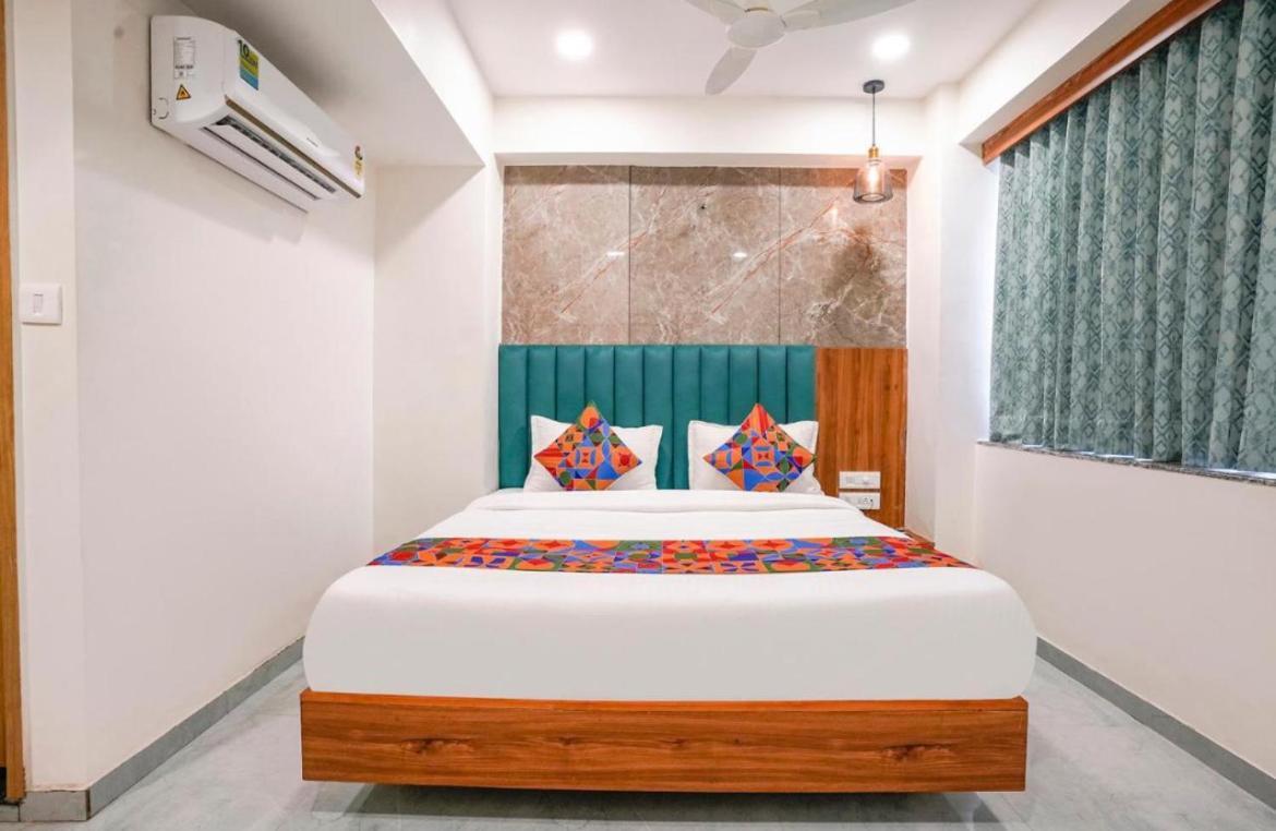 Hotel Tulip Light Mathura Exterior photo